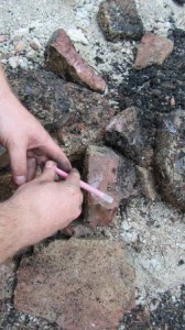 Vérification du calcaire par l'acide chlorhydrique